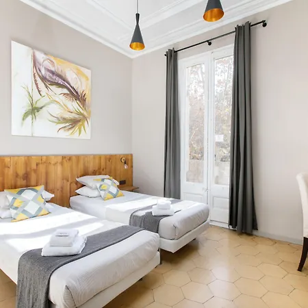 Jardinets Guest House-3