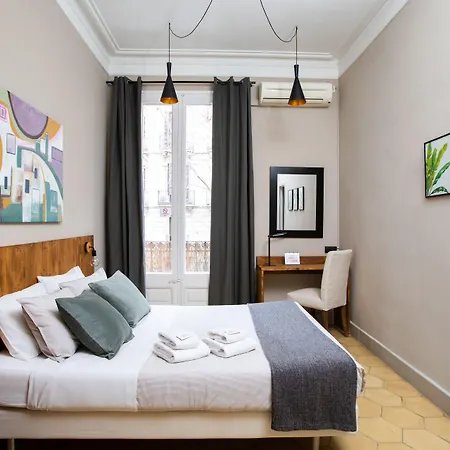 Jardinets Guest House-2